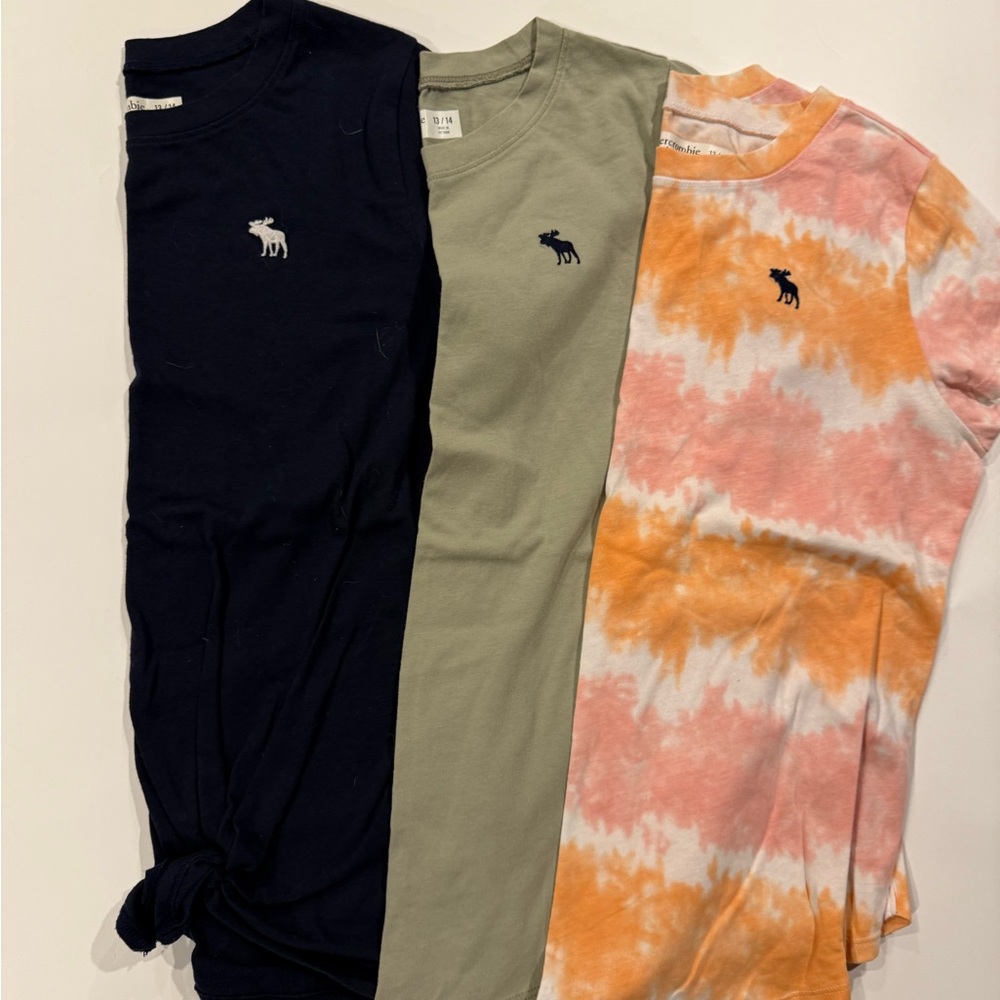 Abercrombie Kids Navy, Olive, and Peach Tie-Dye Tees - Picture 2 of 5